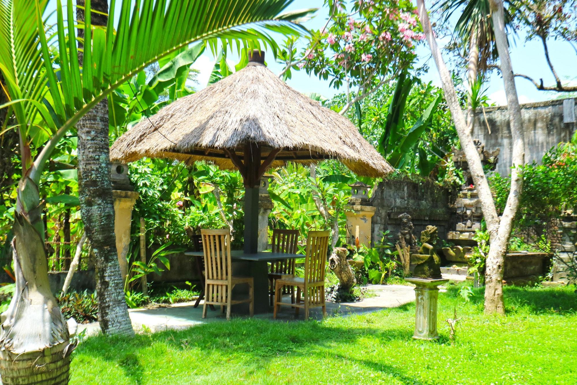 Ubud Kerta City Hotel Exterior photo