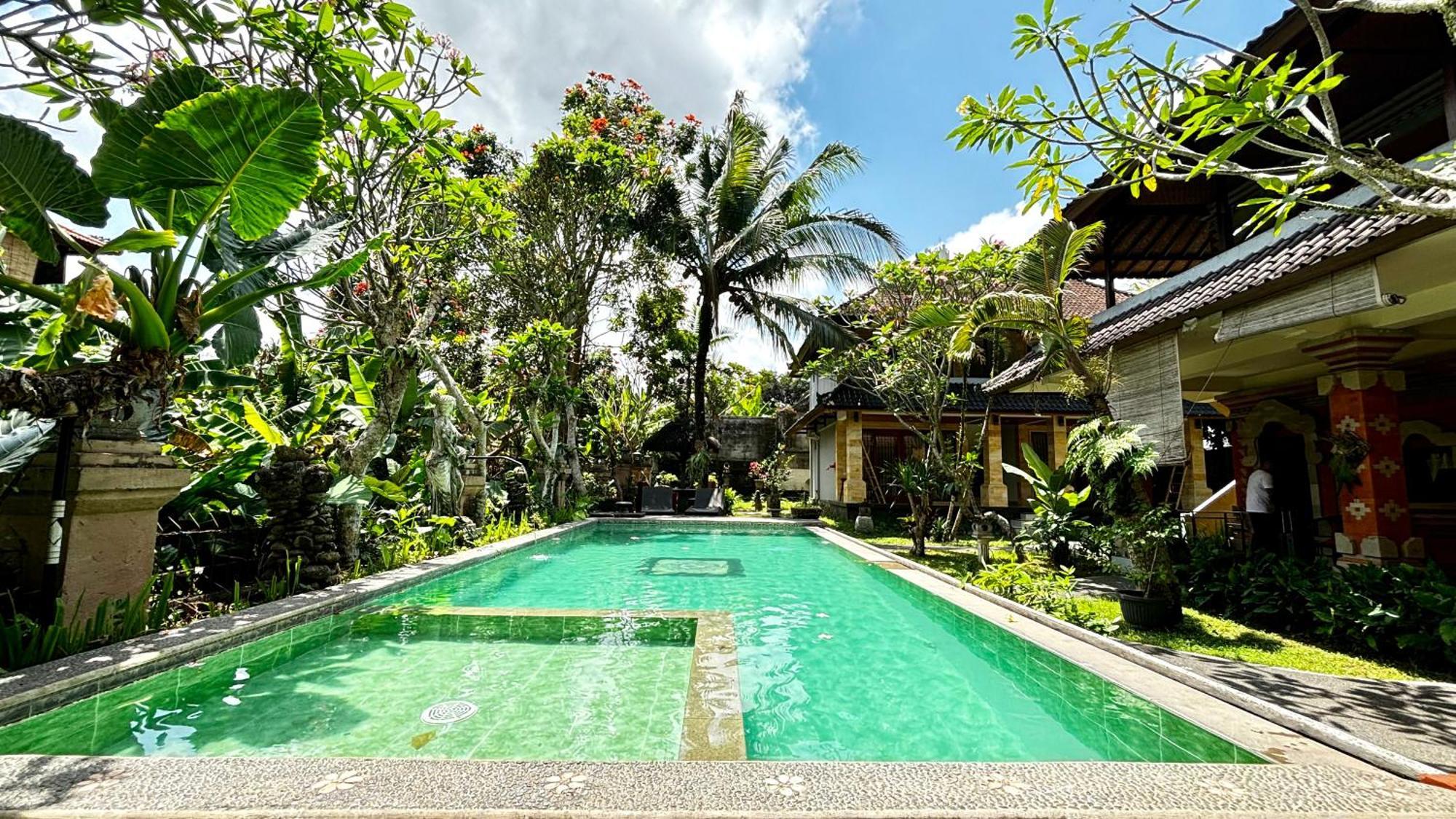 Ubud Kerta City Hotel Exterior photo